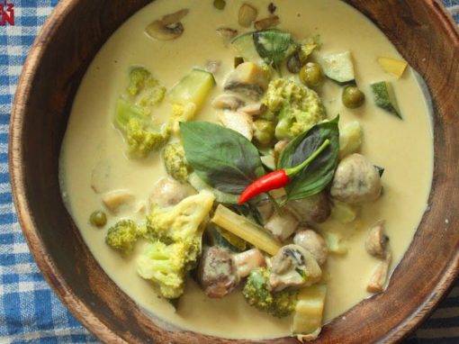 Vegan Thai Curry Soup!